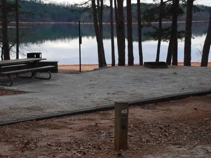 045