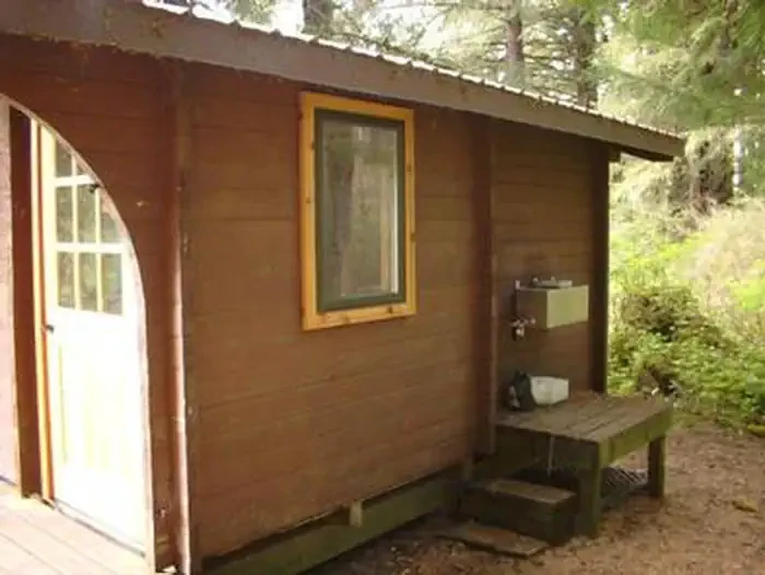 Admiralty Cove Cabin