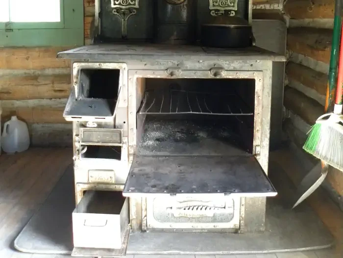 Wapiti Cabin