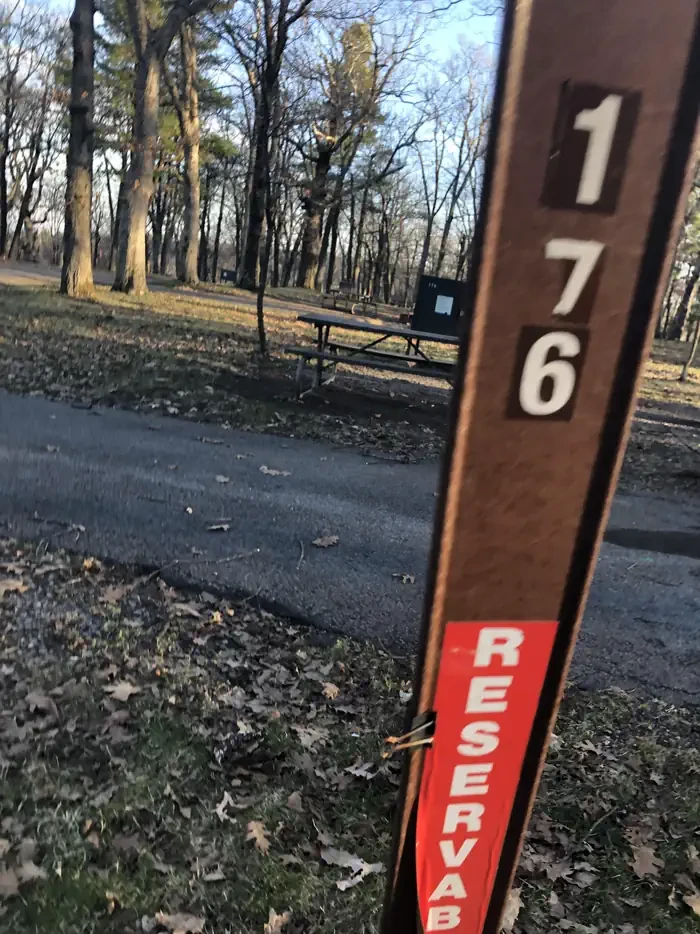 E176