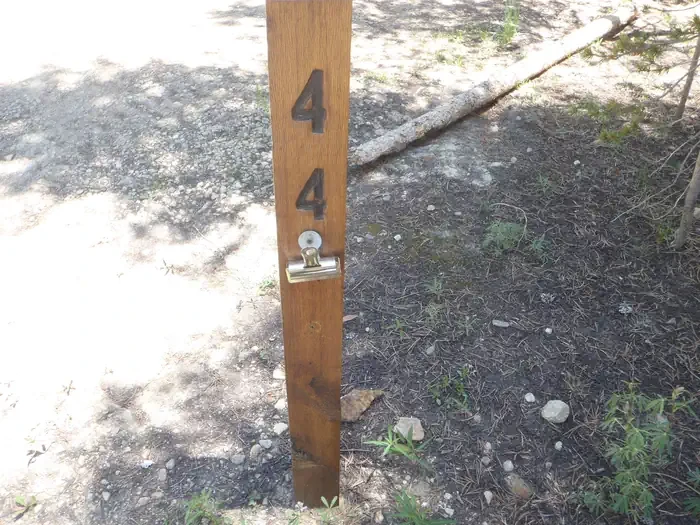 046
