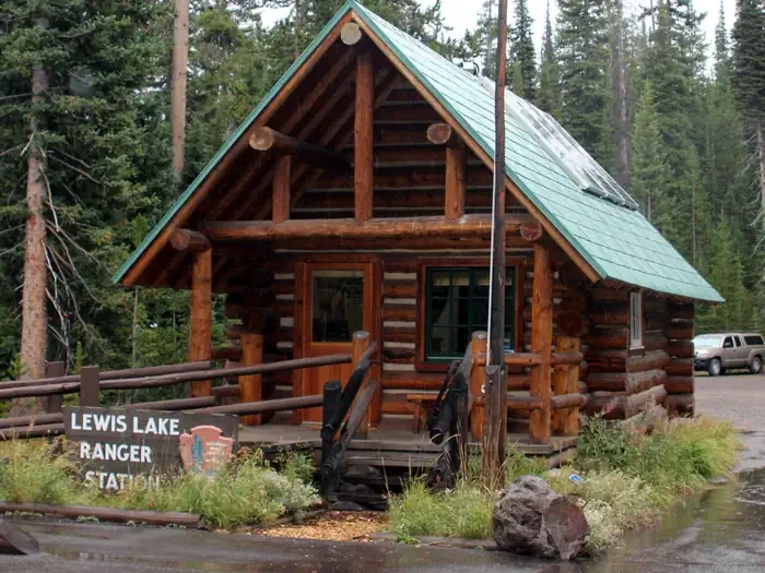 Lewis Lake Campground