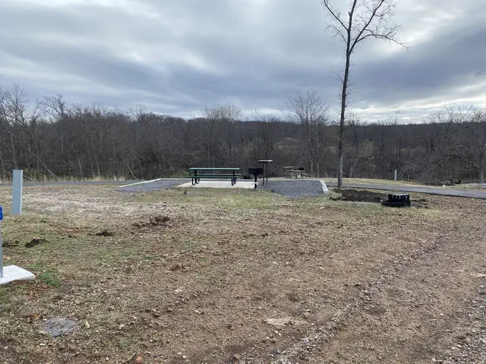 086