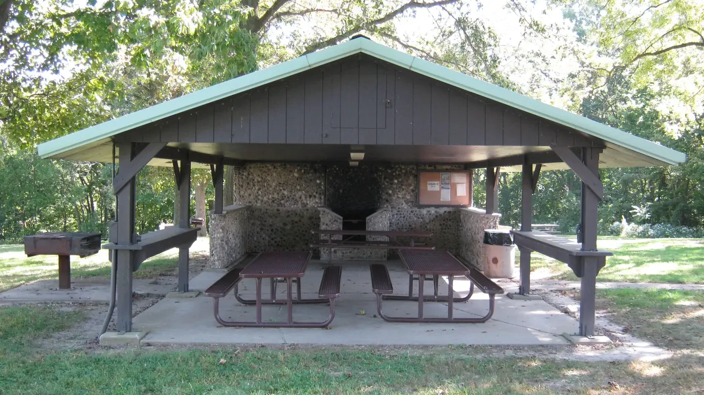 Dam East Picnic Shelter (Shelbyville)