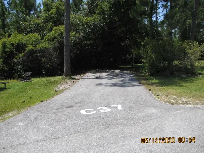 C037