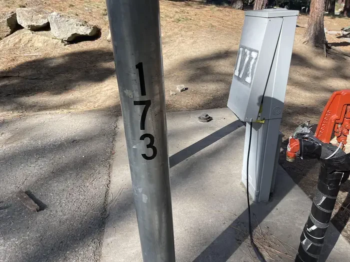173