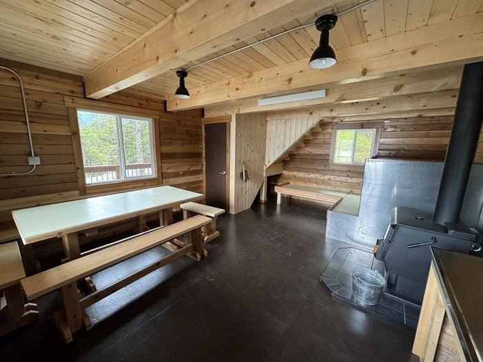 Sítʼ Yá Hítʼ Cabin