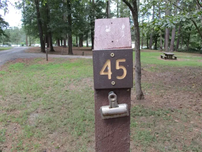 045