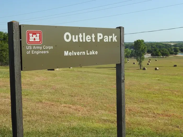 Outlet(melvern)