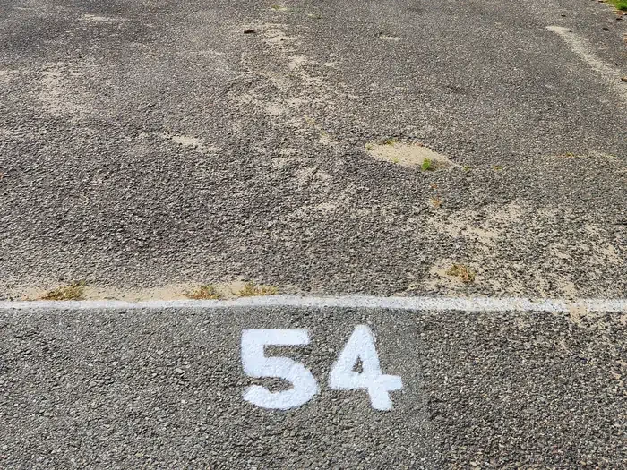 054