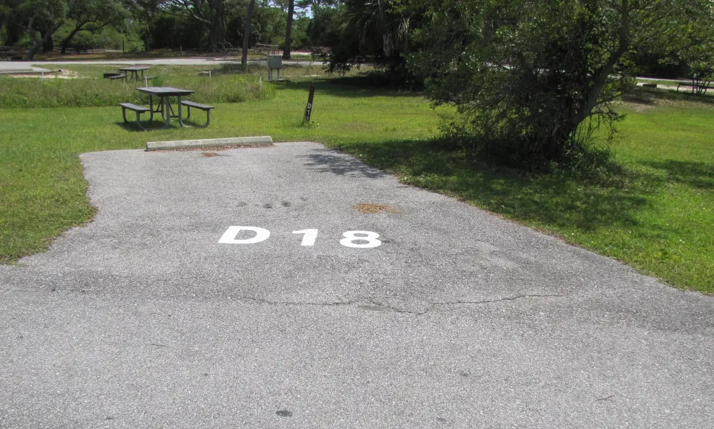 D018