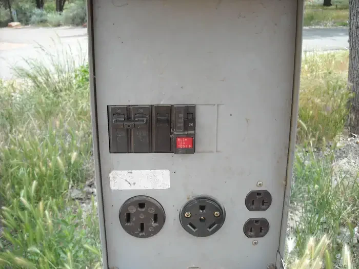 B020