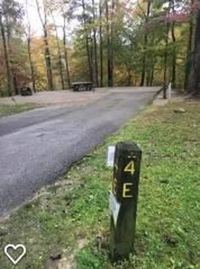 E4