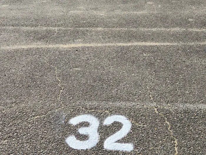 032