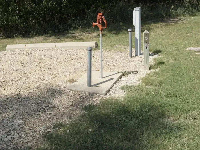 005