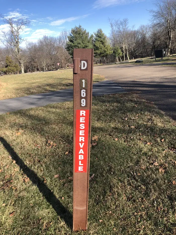D169